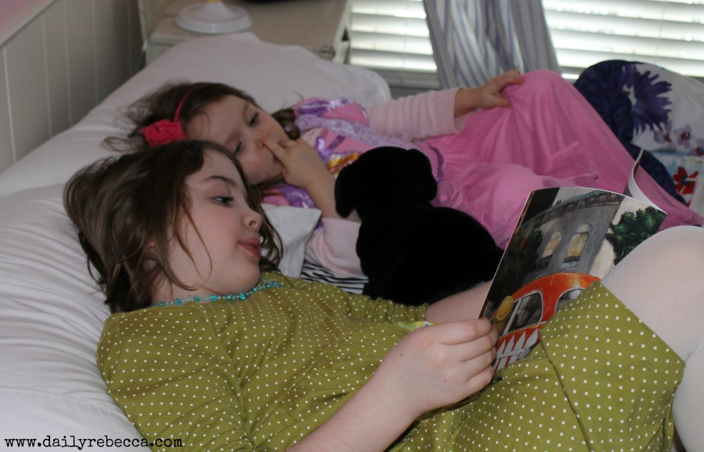 cute cousins reading